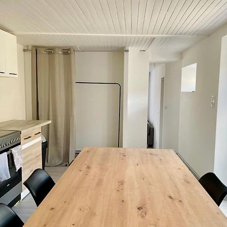 Agreable Maison De Village Avec Balcon Roiffieux Extérieur photo