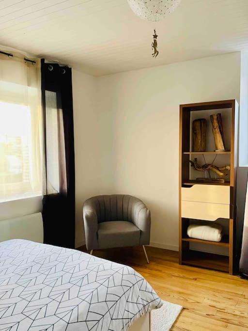 Agreable Maison De Village Avec Balcon Roiffieux Extérieur photo