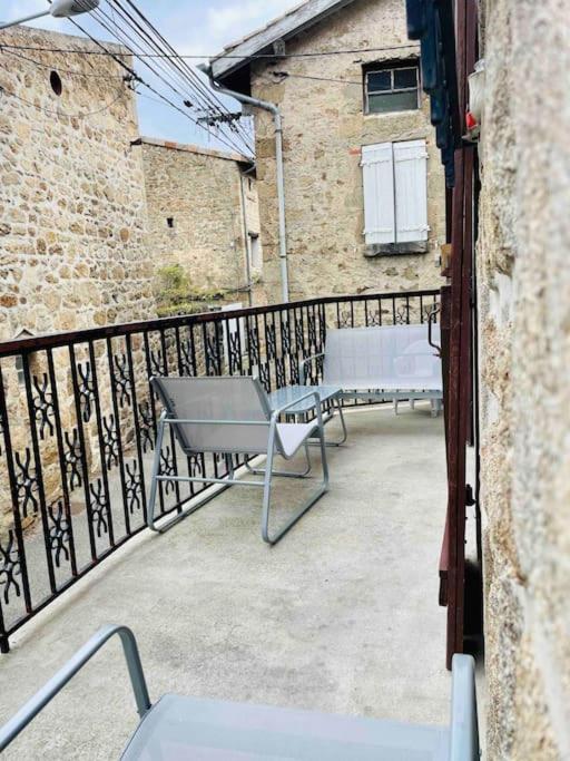 Agreable Maison De Village Avec Balcon Roiffieux Extérieur photo