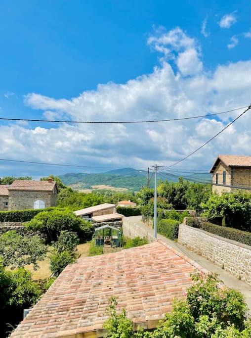 Agreable Maison De Village Avec Balcon Roiffieux Extérieur photo